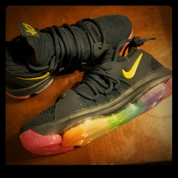 Shoes - Picture 1 of 6